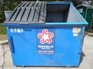 a picture of a dumpster